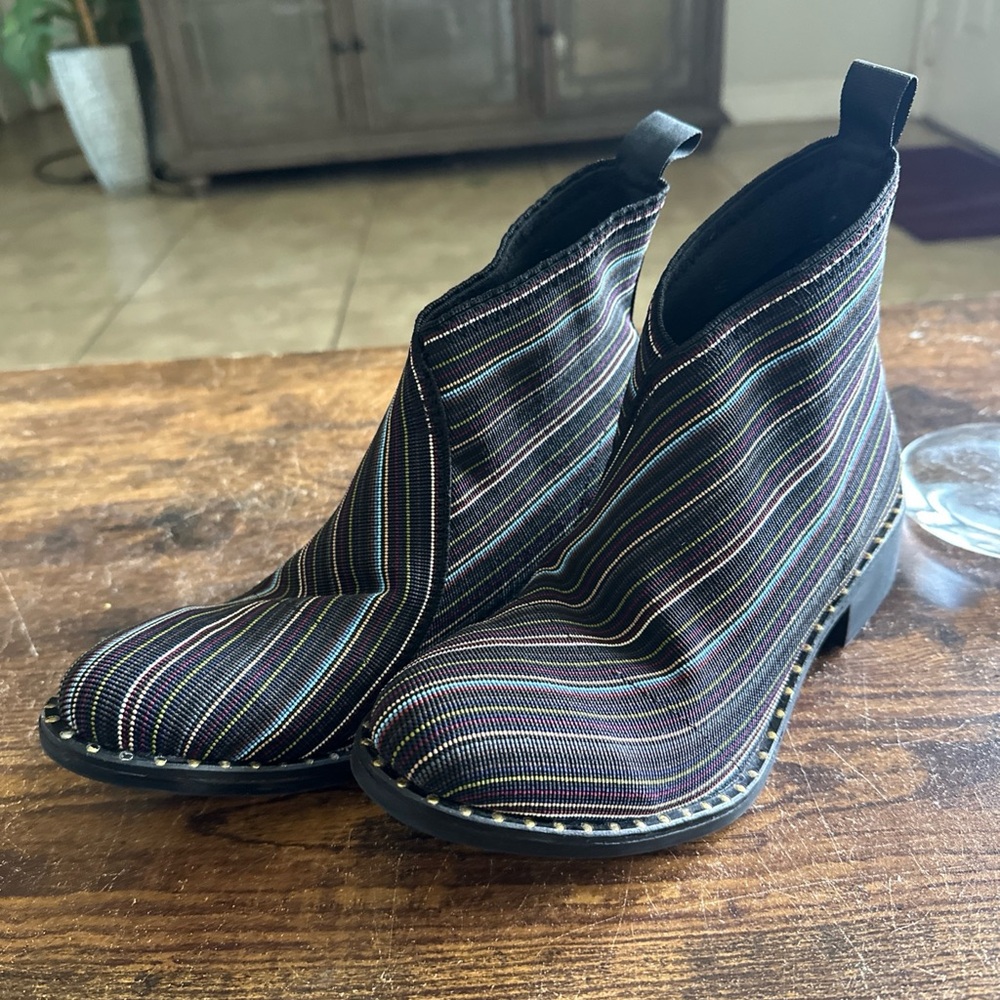 Charleston Shoe Co. Barcelona Boots Womens 7M Stripes Cowgirl Rodeo Western Boho